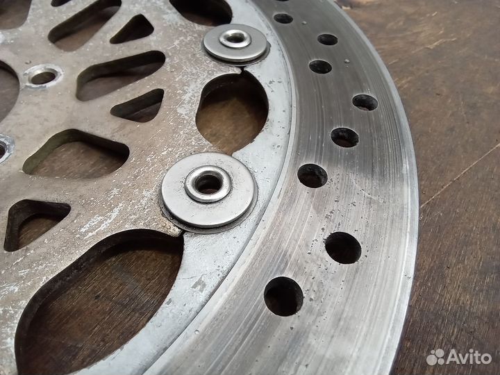 Тормозной диск передний Honda CB1