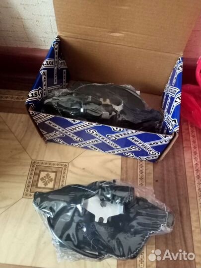 Передние колодки Audi 100 c4