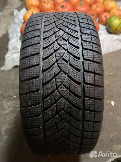 Goodyear UltraGrip Ice 275/40 R20 106T