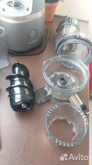 Шнековая соковыжималка garlyn J-700 Pro