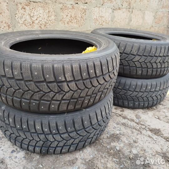 Tigar Sigura Stud 215/55 R16