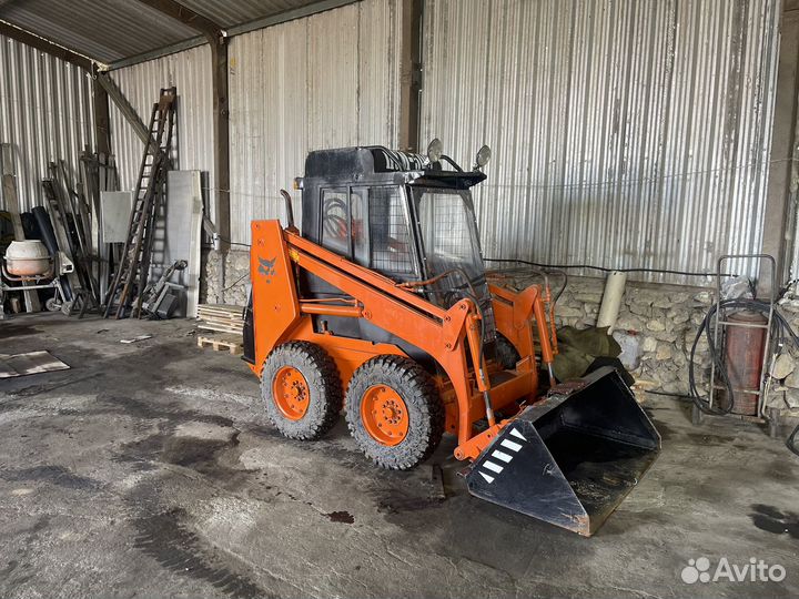 Мини-погрузчик Уралвагонзавод ПУМ-500, 2000