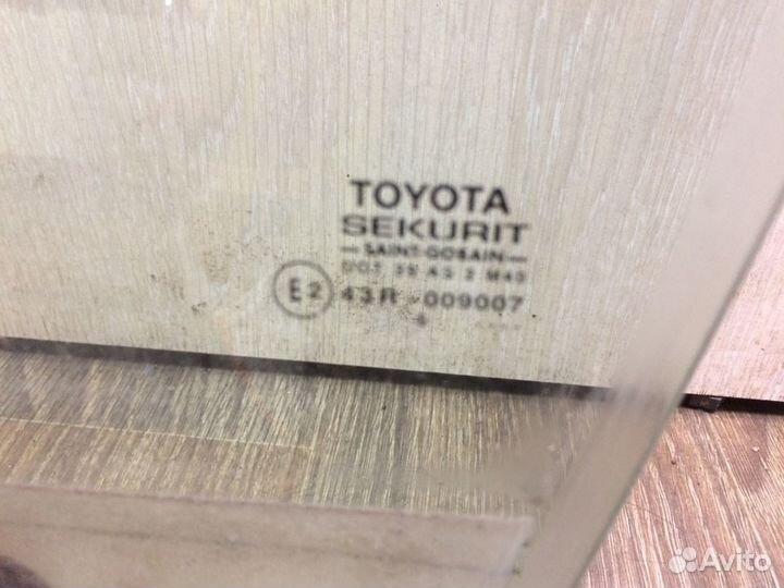 Стекло передней левой двери Toyota Corolla E12 120