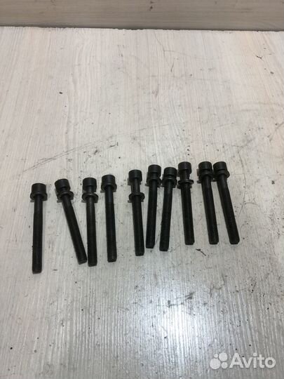 Болт головки блока Ауди 100 C4 2.0 AAD