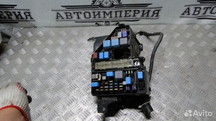 Блок предохранителей Toyota Sienna 2 2005 3.3