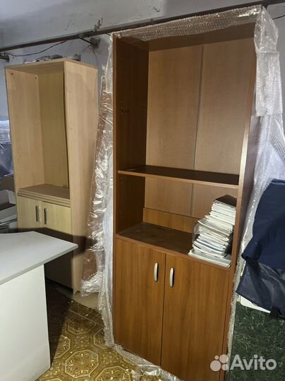 Офисная мебель, кресла, столы, шкафы