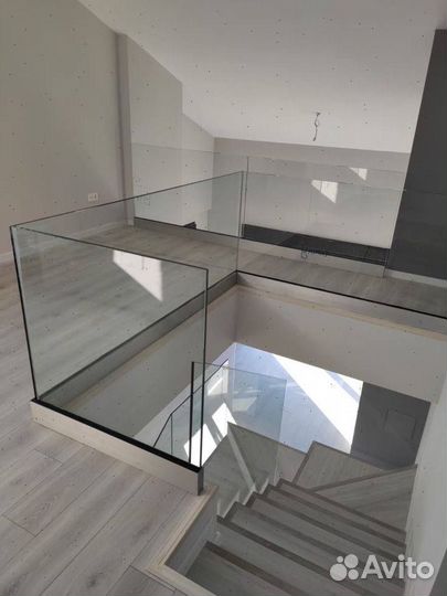 Лестничные ограждения из стекла