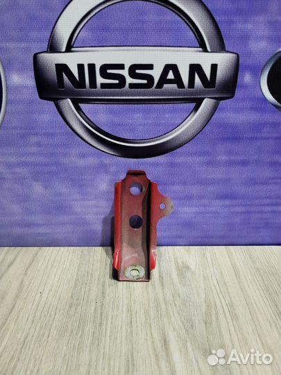 Кронштейн крепление Опора радиатора nissan micra K12
