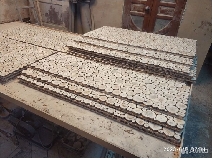 Панно из можжевельника