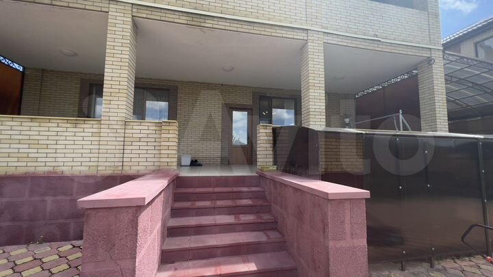 Дом 379 м² на участке 20 сот.