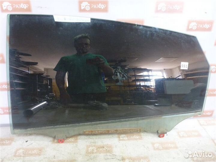 Стекло двери заднее левое Toyota Prius NHW20