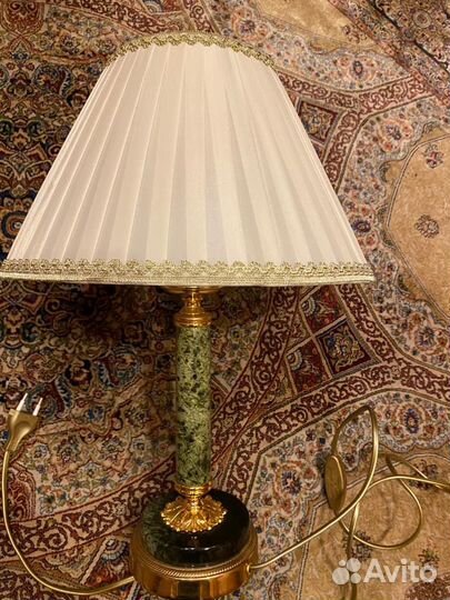 Лампа настольная
