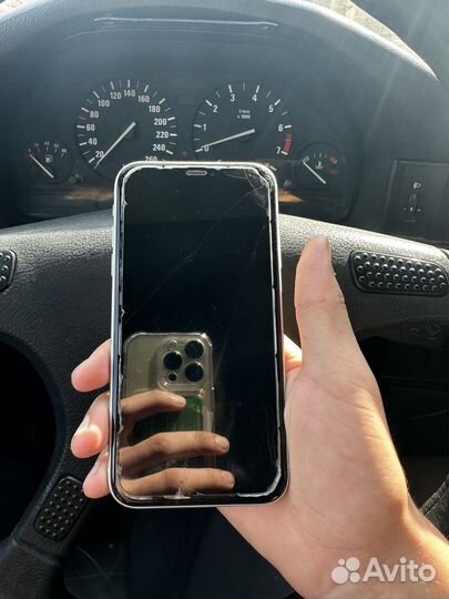 Телефон iPhone xr