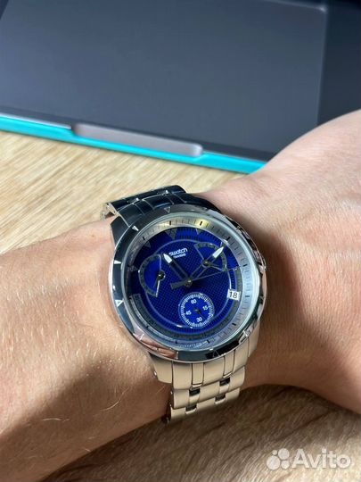 Часы Swatch retrograde