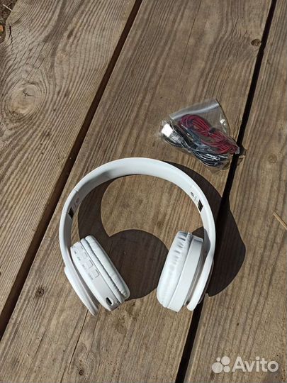 Беспроводные наушники с микрофоном