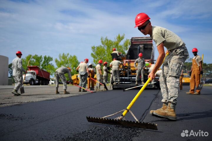 Бригада на асфальтирование, бордюры