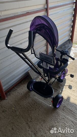 Детский велосипед с ручкой