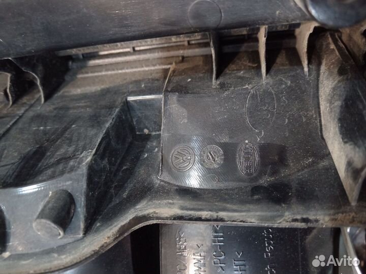 Фонарь задний правый фольксваген caravelle T6