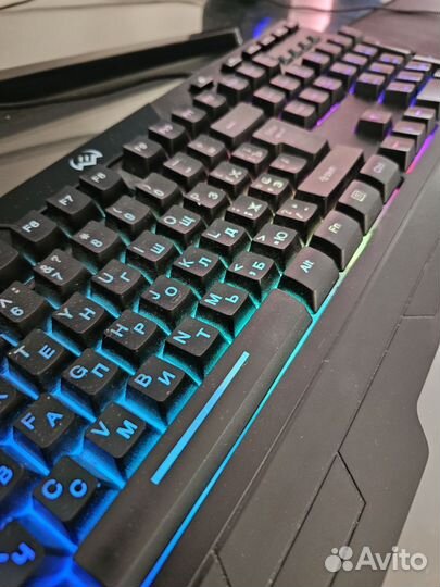 Игровая клавиатура с подсветкой sven