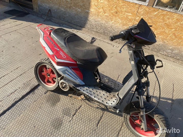 Запчасти на скутер 150 кубов