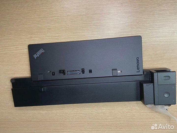 Lenovo thinkpad worstation dock 40A50230EU