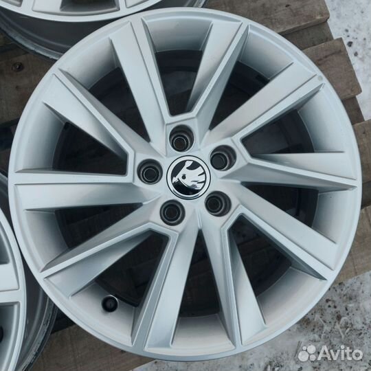 Skoda Rapid 2020 Ориг Stratos R16 5x100 ET40 6J 57