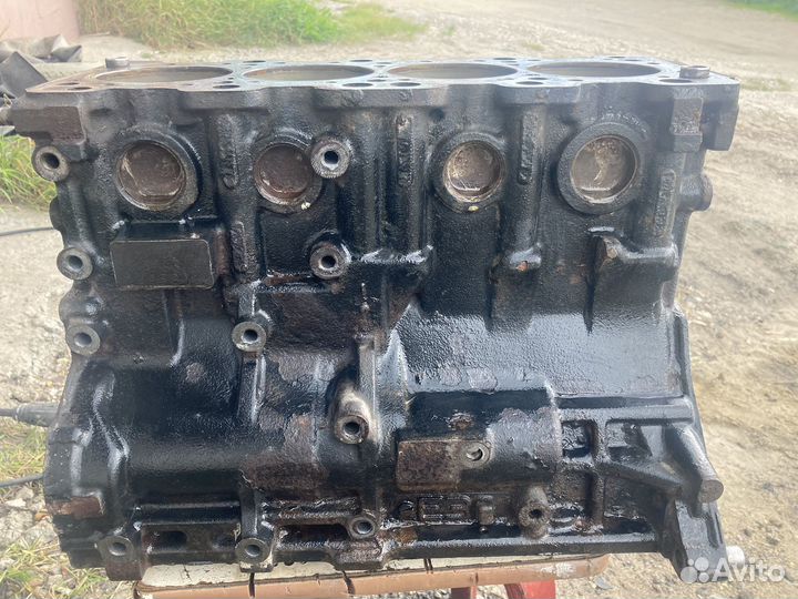 Блок двигатель 4g63