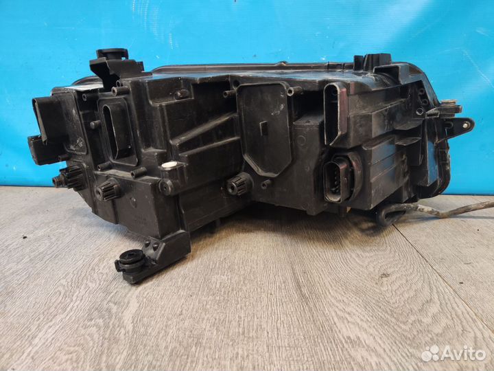 Фара левая Volkswagen Tiguan 2016-2020