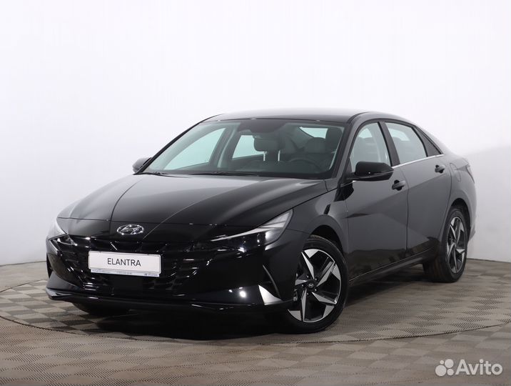 Hyundai Elantra, 2022
