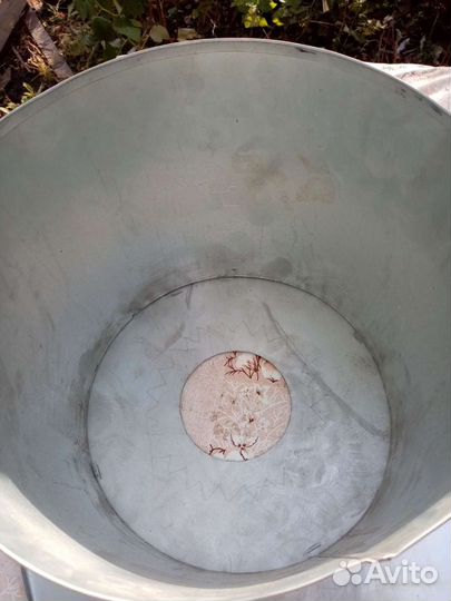 Монтажные элементы для дымохода. Потолочный узел