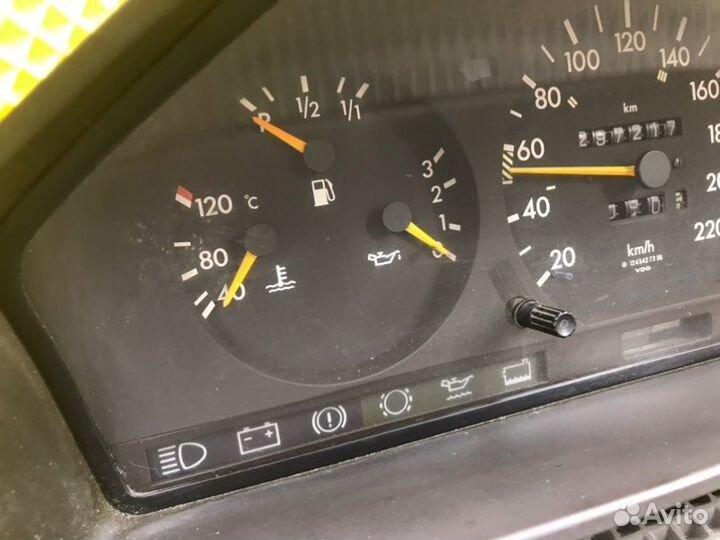 Щиток приборов Mercedes-Benz E-Class W124 M111 2.0