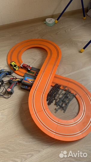 Гоночный трек с машинками