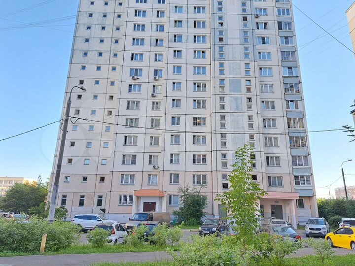 Доля в квартире-студии, 12 м², 1/14 эт.