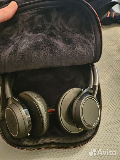 Беспроводные наушники гарнитура Plantronics