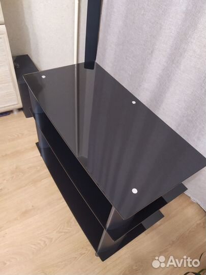 Продам стеклянный стол для телевизора