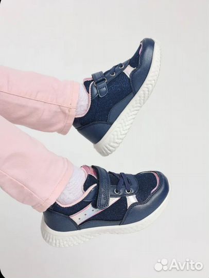 Кроссовки детские