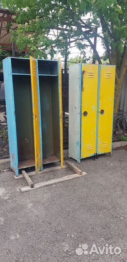 Шкаф металлический для одежды