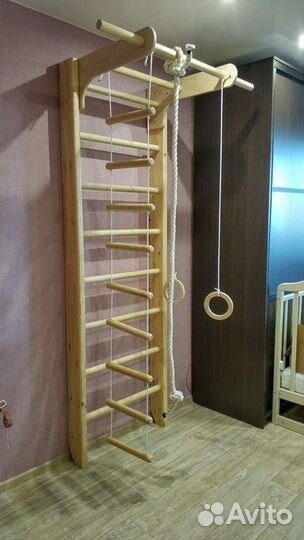 Шведская стенка с балконом