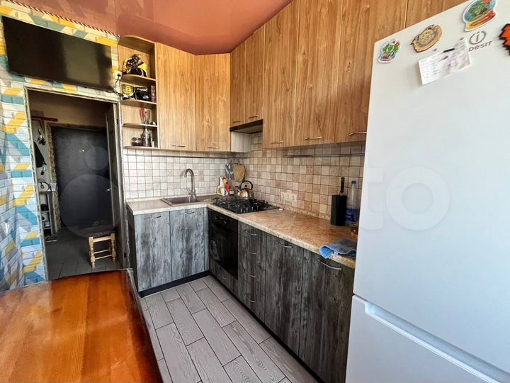 2-к. квартира, 40 м², 3/3 эт.