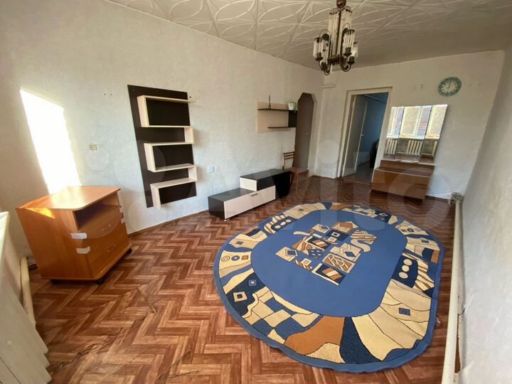 3-к. квартира, 64 м², 1/2 эт.