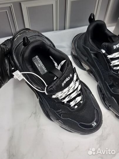 Balenciaga triple s black