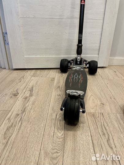Самокат Micro Kickboard Monster