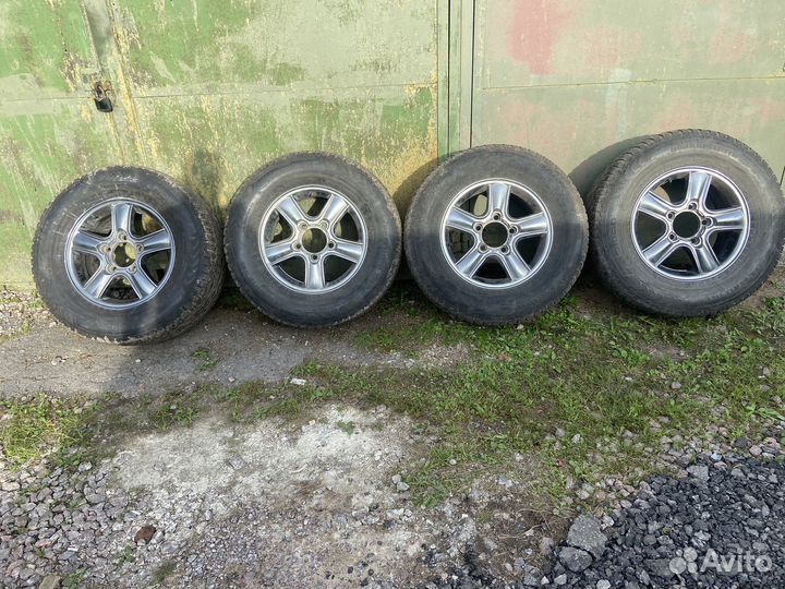 R17 Nokian Tyres Hakkapeliitta 5 285/65, PCD 5x150 DIA 110