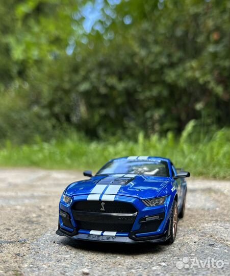 Модель машинки Ford Mustang Shelby GT 500