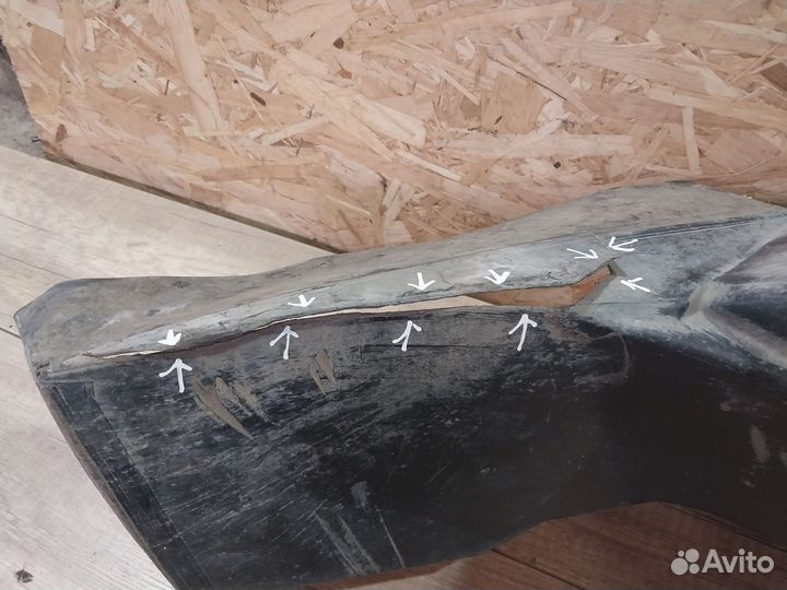 Воздуховод интеркулера Audi A6 C5 с дефектом