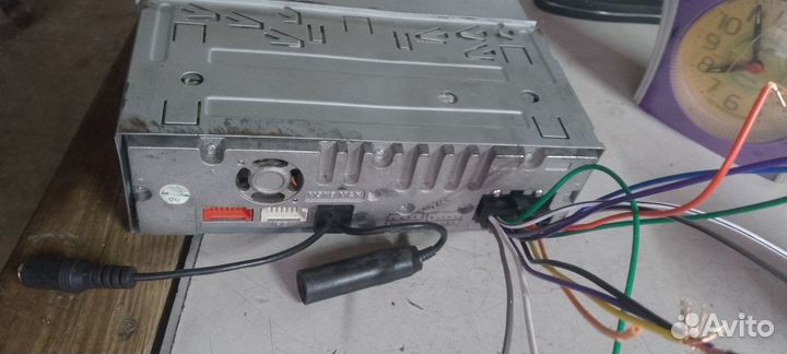 Магнитола с выдвижным экраном