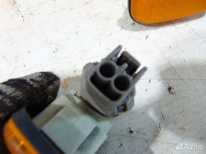 Повторитель на крыло для Toyota Caldina 1998-2002