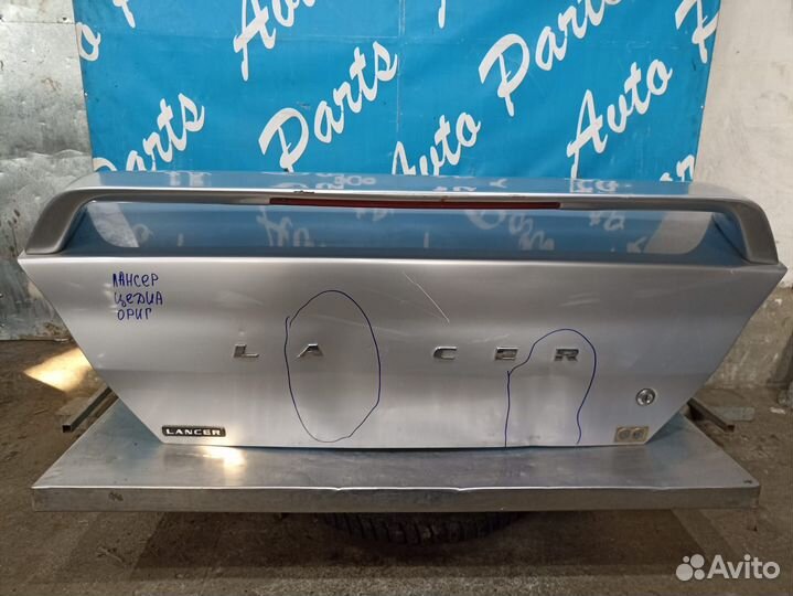 Mitsubishi Lancer Cedia крышка багажника