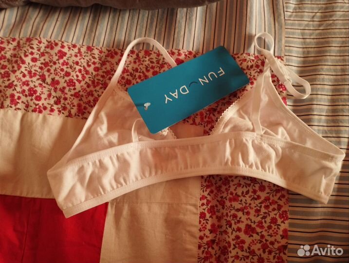 Новый бюстгальтер для девочки