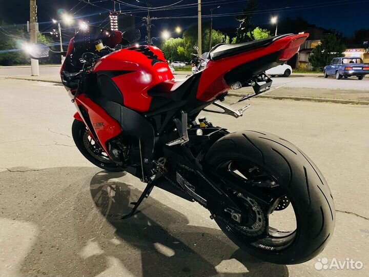 Хонда CBR1000RR